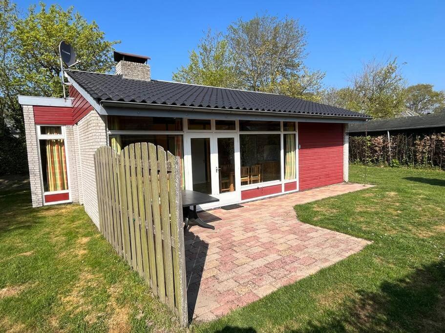 Vila Knusse Bungalow Op Groen Park! Ouddorp Exteriér fotografie